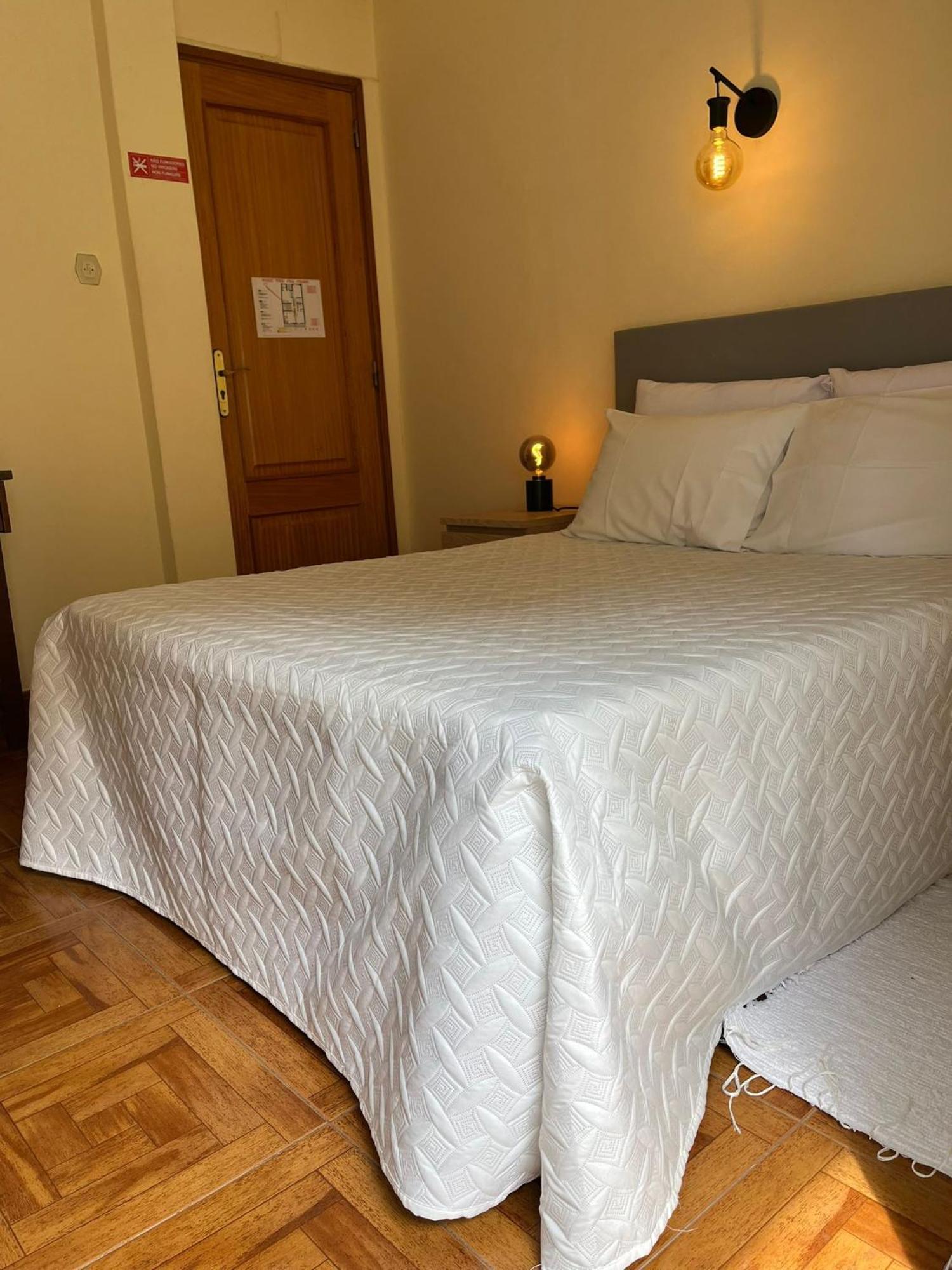 Romeu Bed and Breakfast Quarteira Eksteriør billede