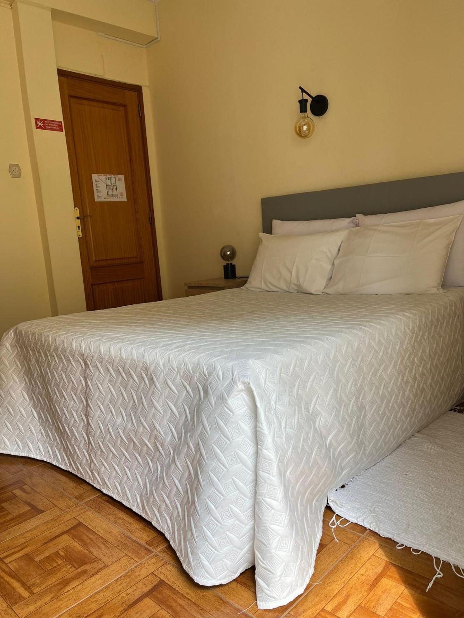 Romeu Bed and Breakfast Quarteira Eksteriør billede